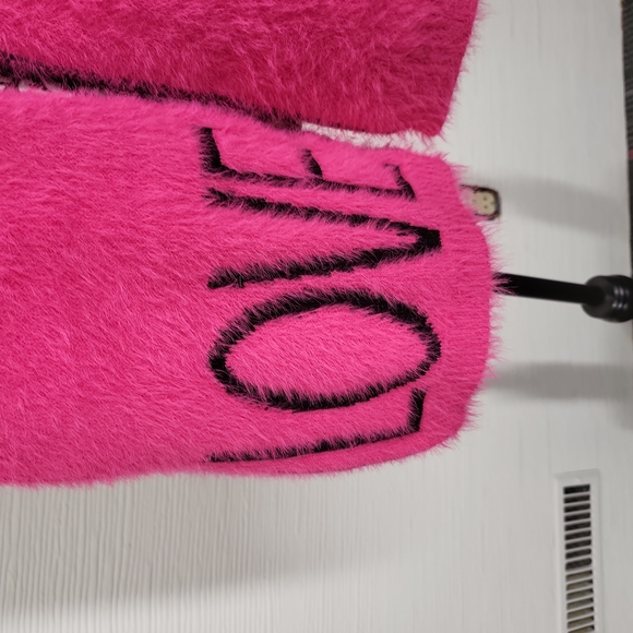 Love Scarf - Picture 3 of 4